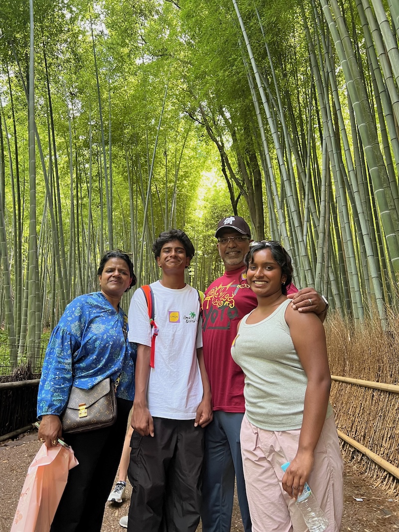 Family_Kyoto_Bamboo_Garden